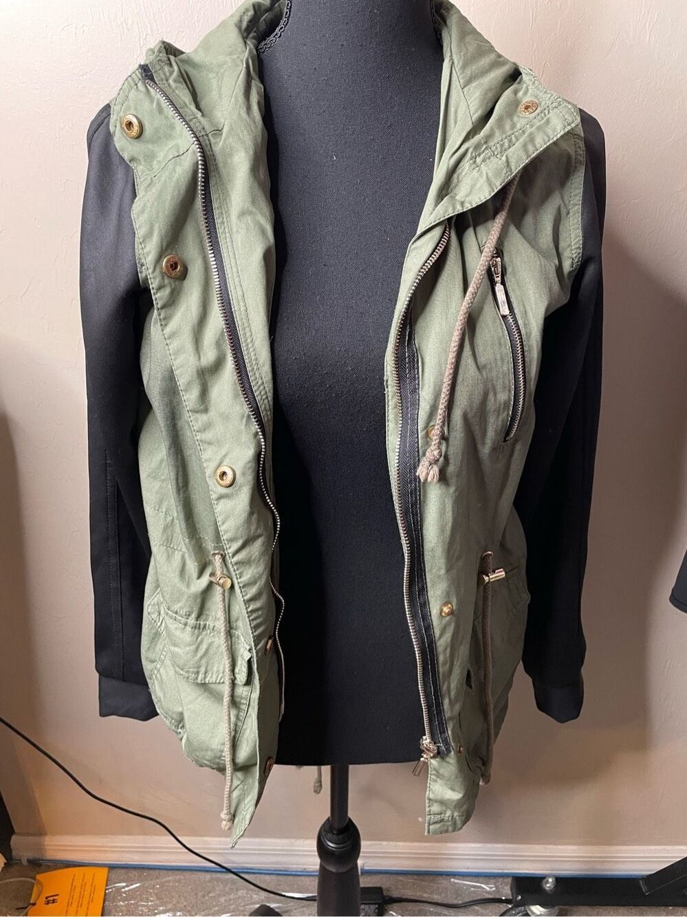 Seventeen Women’s Hooded Green and Black Jacket-SMALL